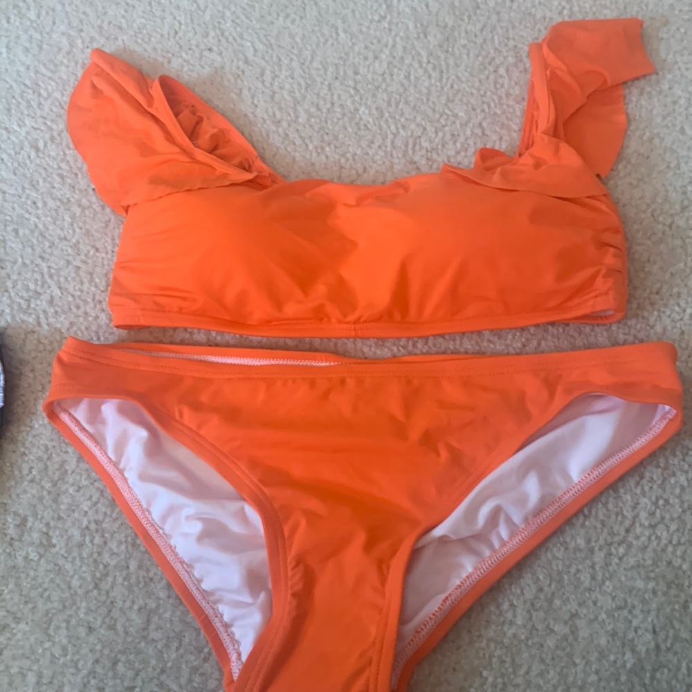 Vince Camaro bikini swimsuit M new no tag - Orange color